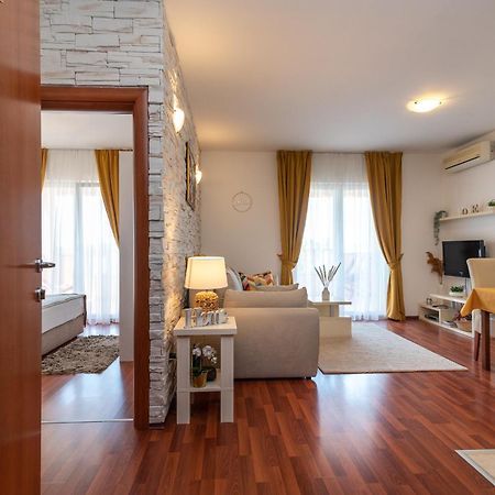 Villa Tonina Трогир Екстериор снимка