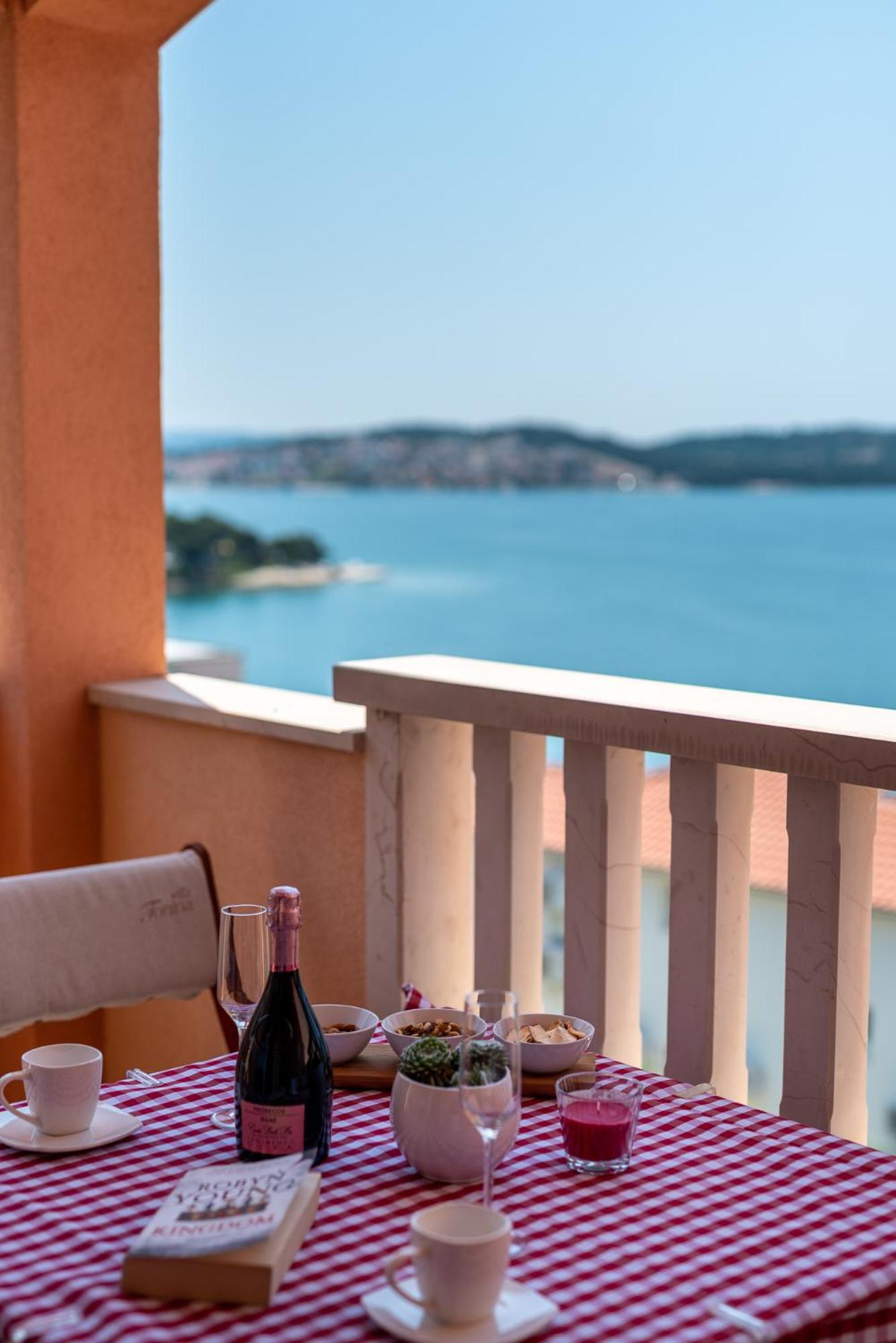 Villa Tonina Трогир Екстериор снимка