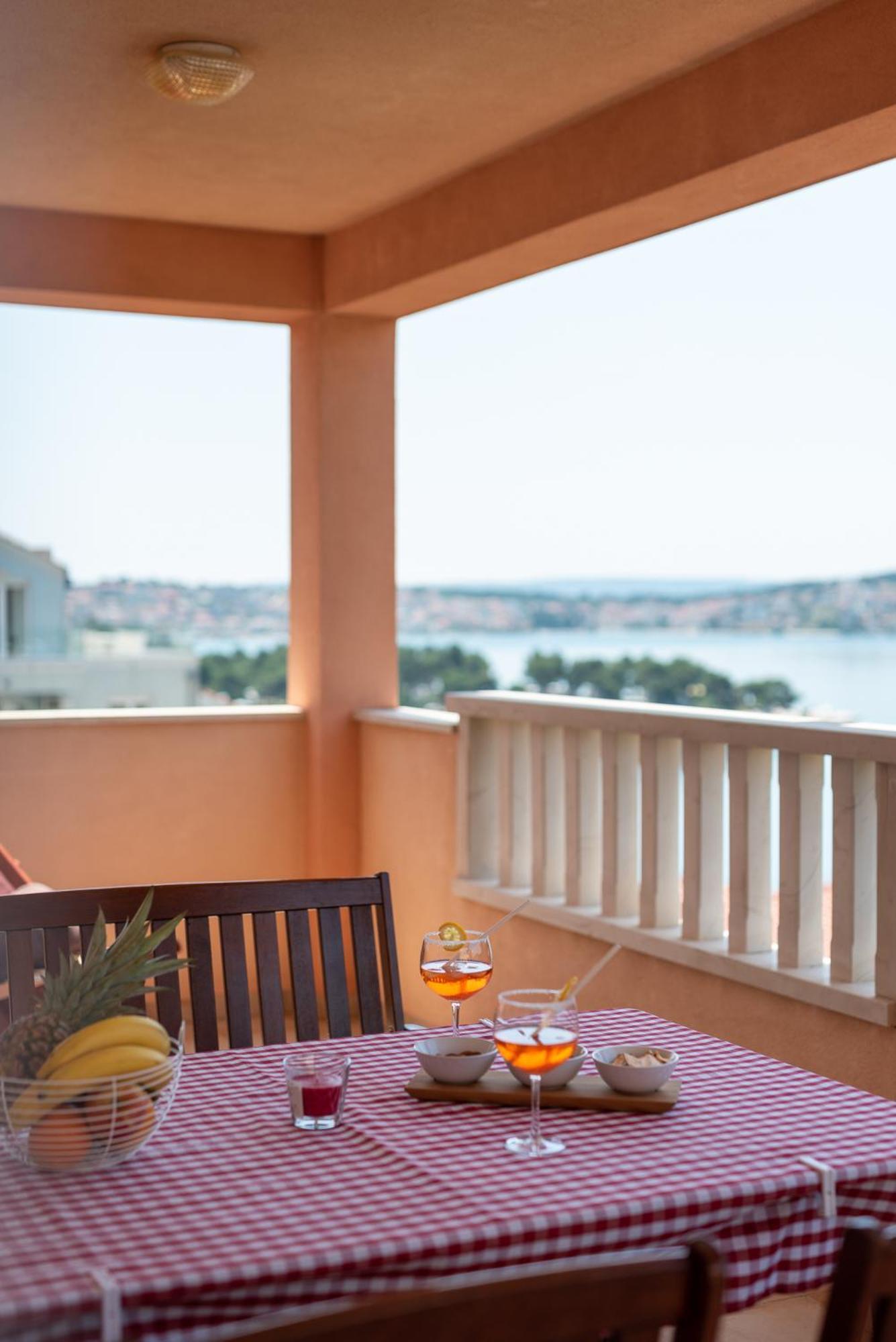 Villa Tonina Трогир Екстериор снимка