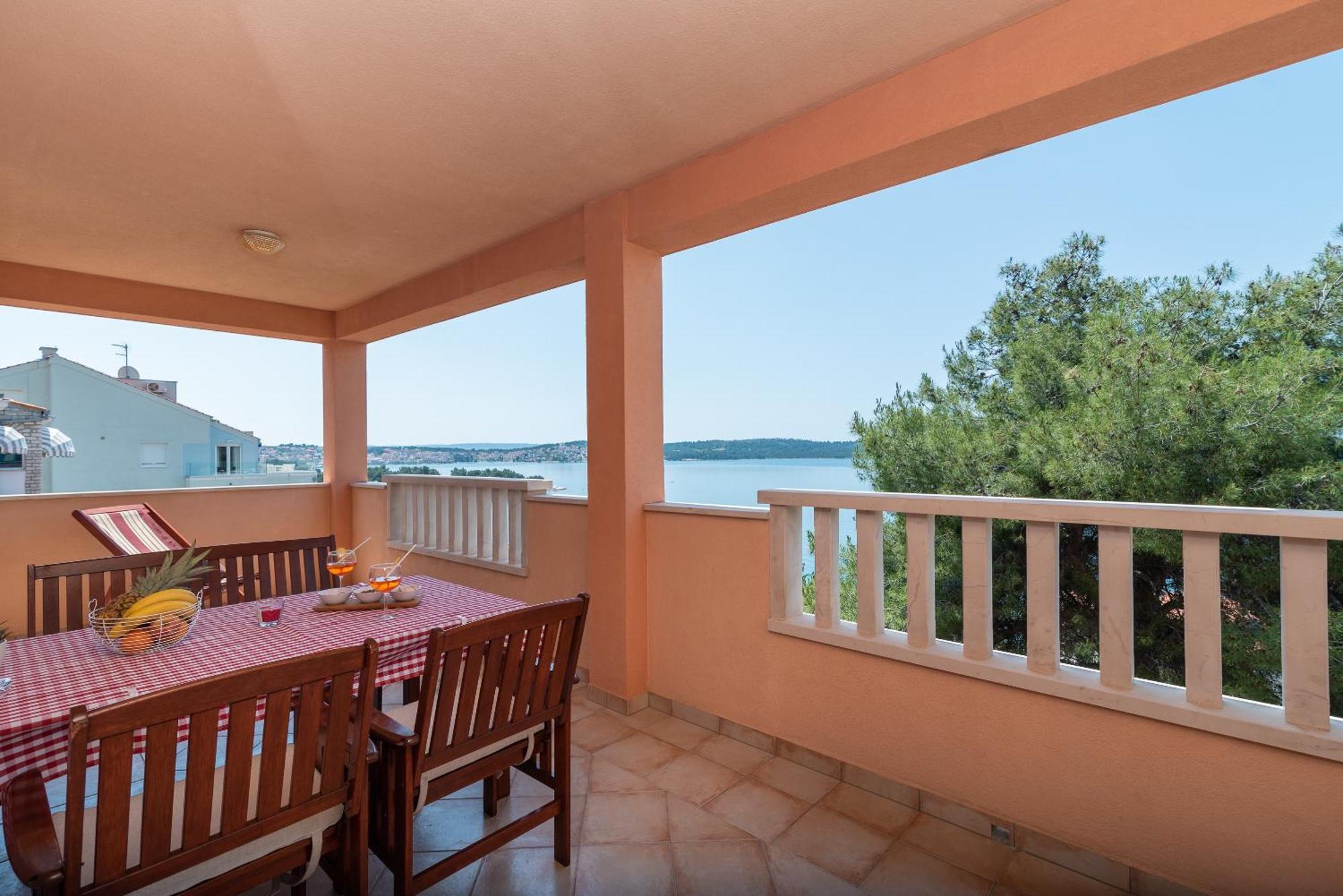 Villa Tonina Трогир Екстериор снимка