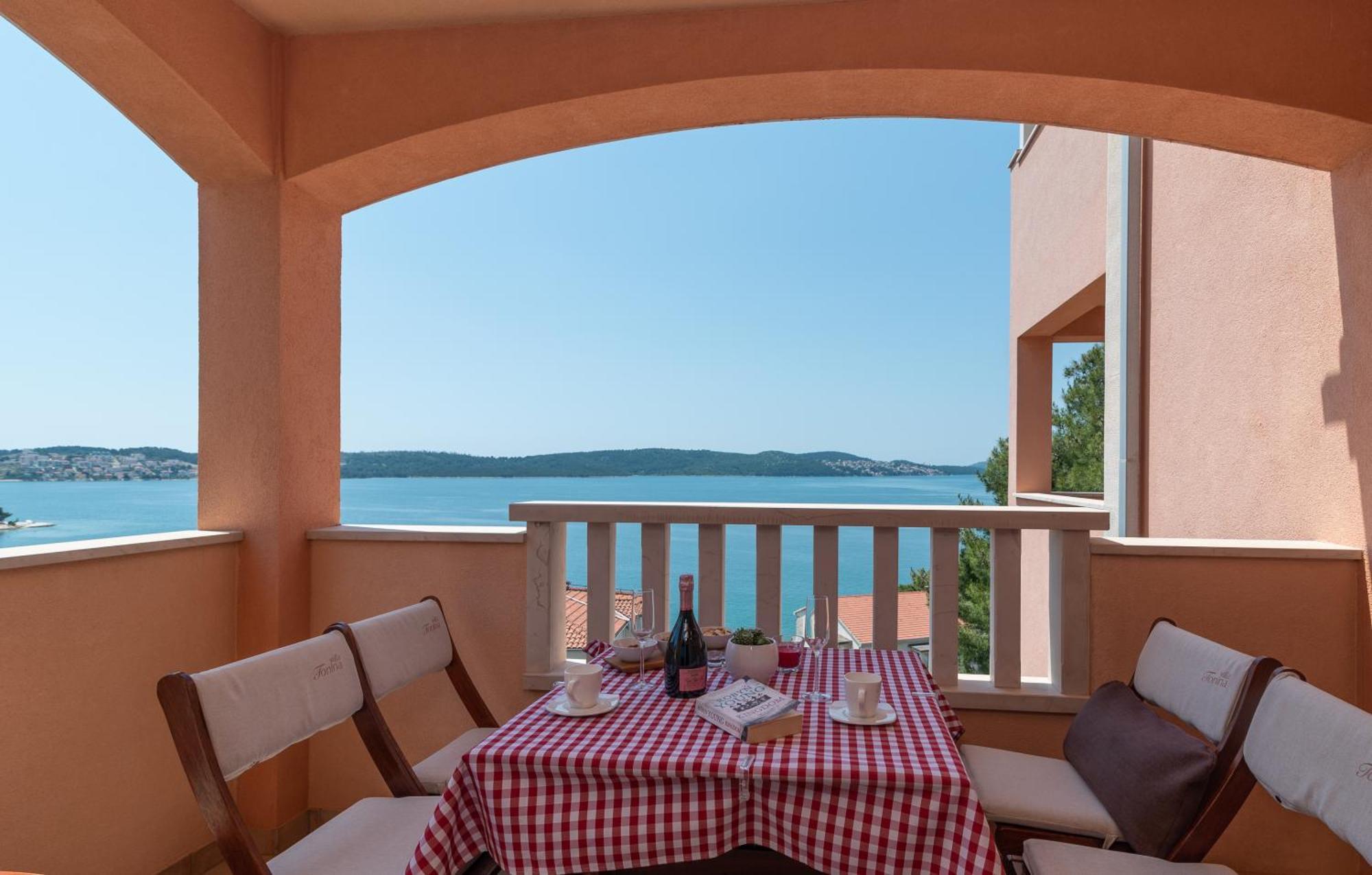 Villa Tonina Трогир Екстериор снимка