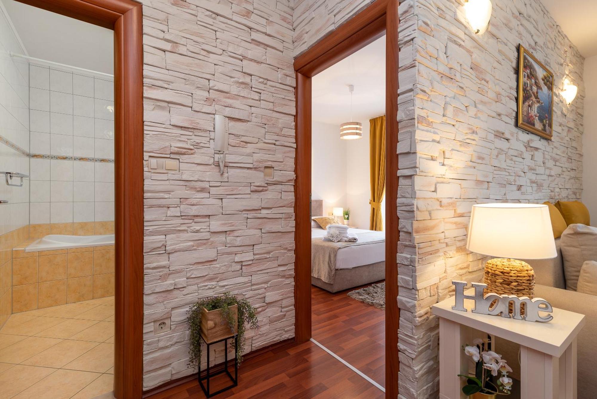 Villa Tonina Трогир Екстериор снимка