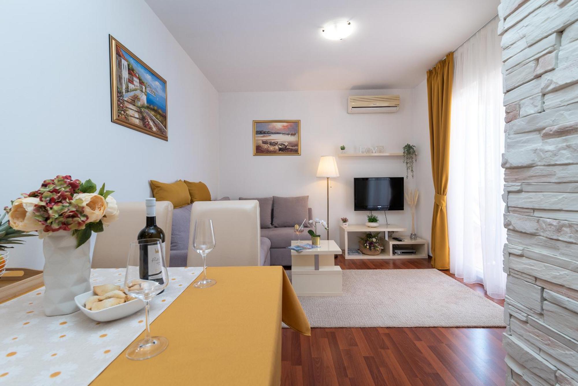 Villa Tonina Трогир Екстериор снимка